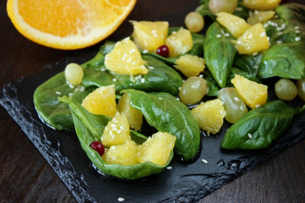 Салат со шпинатом и апельсином