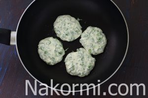 Оладьи с зеленым луком на кефире — рецепт с фото пошагово
